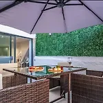 Madeira House By Mathias アパート